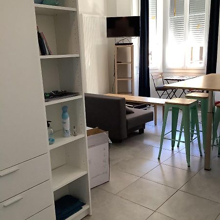 Apartament Confort, Central Studio Tulon Zewnętrze zdjęcie